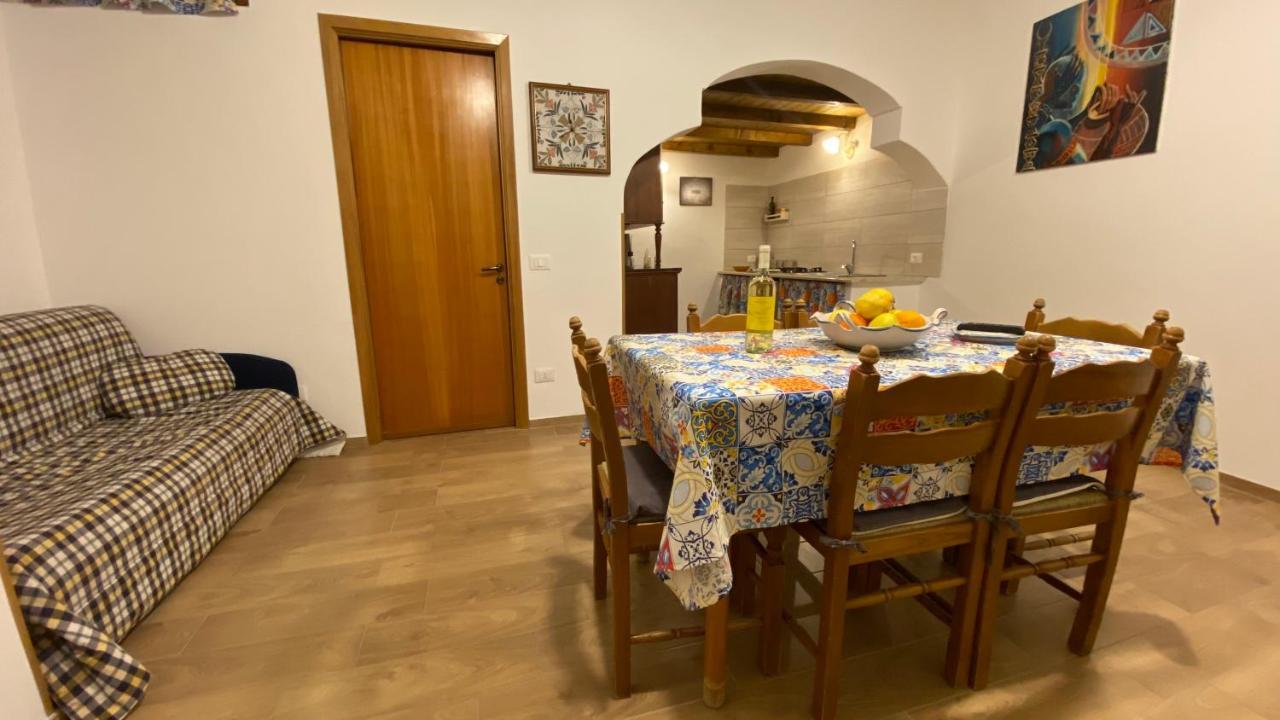 Pietro Holiday Home 卡斯泰拉马莱 外观 照片