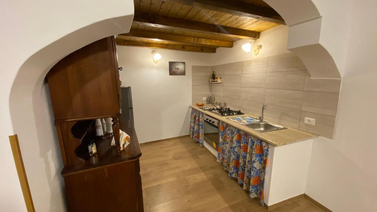 Pietro Holiday Home 卡斯泰拉马莱 外观 照片